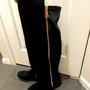 Elegant Black Over-the-Knee Boots
Excellent condition, worn one time!